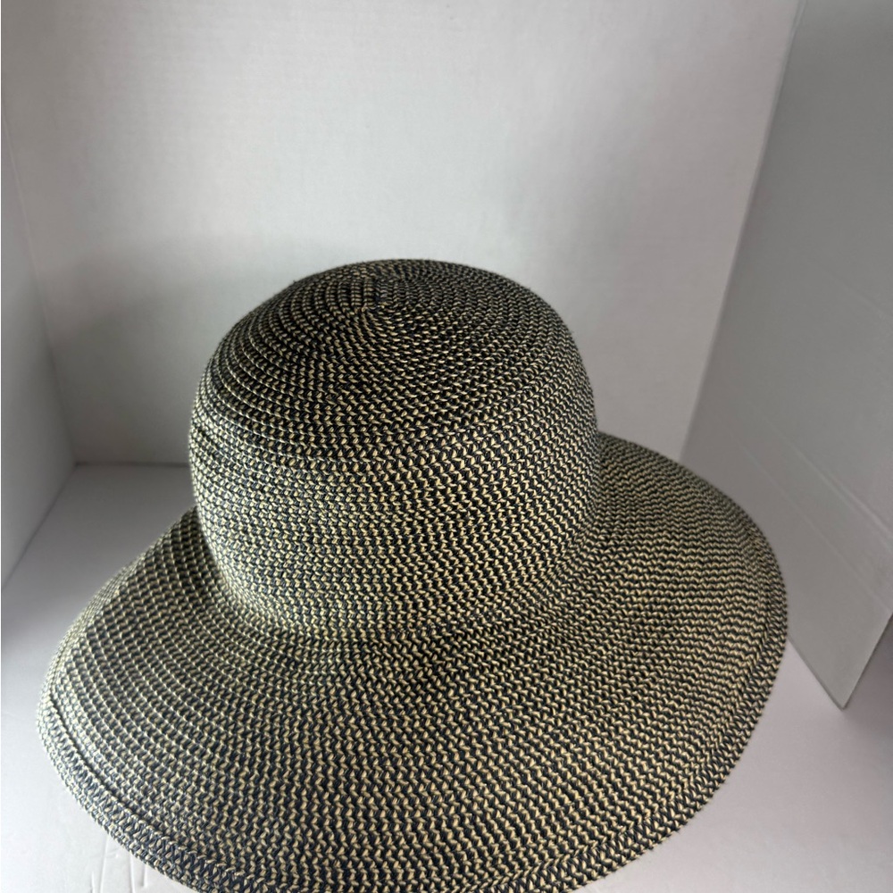 Sun n Sand hat - Picture 2 of 6
